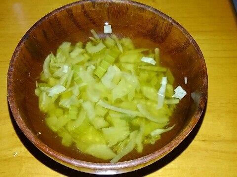 離乳食向け　セロリたっぷり野菜スープ